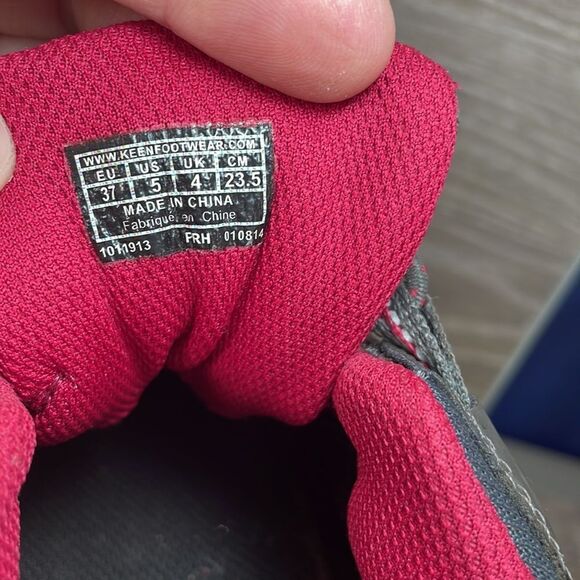 Keen Koven Low Top Youth Size 5 Gray Red Waterproof Hiking Boots - Picture 6 of 11